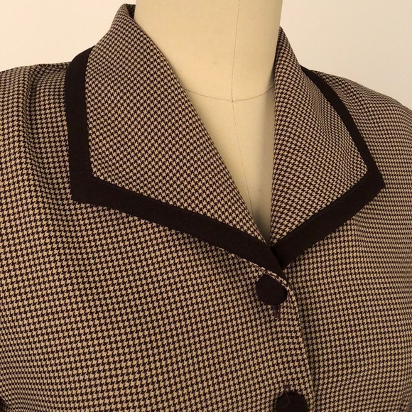 2-piece Suit - Picture 2 of 5